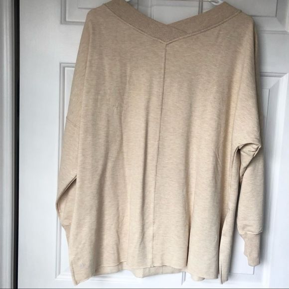 nike - yoga luxe fleece v-neck top - Picture 3 of 6